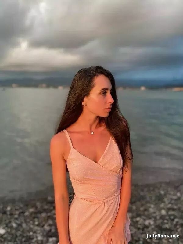 Alyona, 25