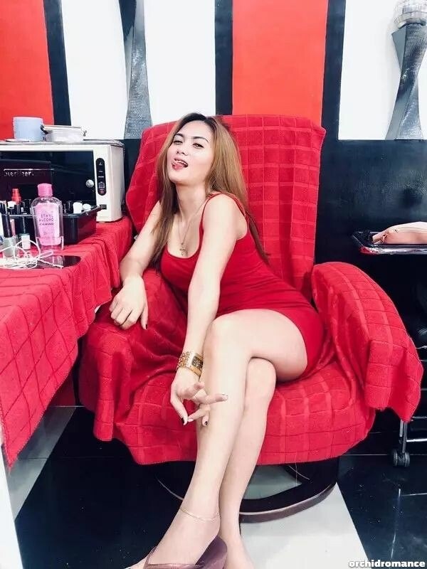 Michelle, 29